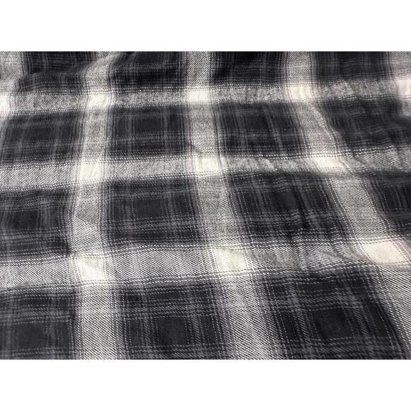 Levi's Black and White Plaid Button-Up Shirt - Picture 8 of 8